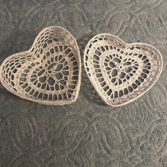 Antique cute heart shaped box - Picture 2 of 3
